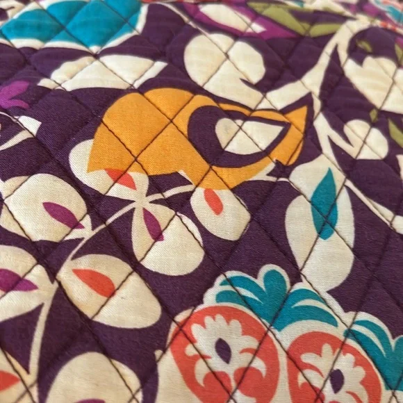 Vera Bradley Eloise Quilted Shoulder Bag in “Plum Crazy” (retired pattern) 💜💚 - Picture 4 of 15